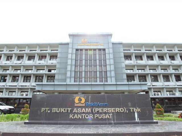 Gaji PT Bukit Asam